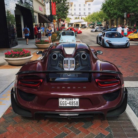 A well-recognized classic from Porsche 918 Spyder