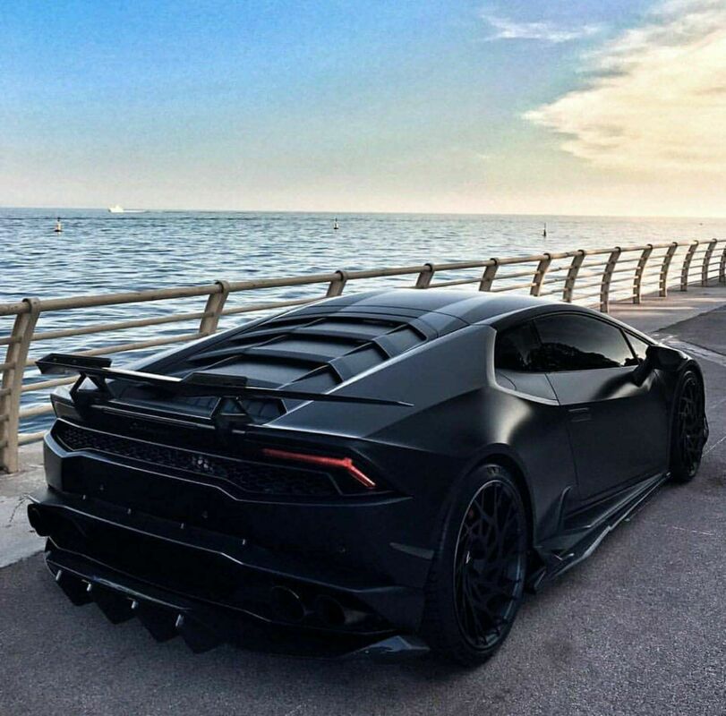 Accelerating the Future - #Lamborghini Huracan