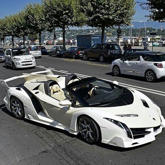 Va Va Aa VOOMM - “Lamborghini Veneno Roadster”