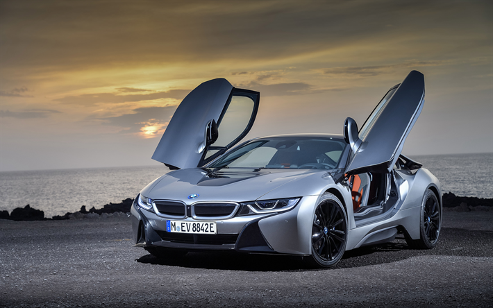 Sculpted and sophisticated 2019 BMW i8 Roadster