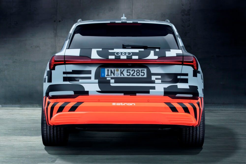 Audi e-tron prototype: advance of the first electric model