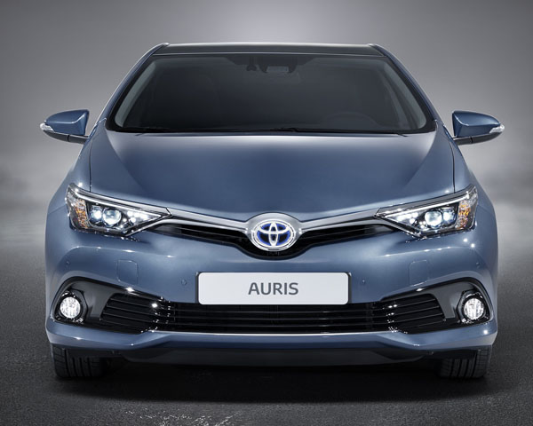 TOYOTA AURIS HYBRID 2018: PRICE, Review AND PHOTOS